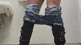 Black MILF amateur twerks and pees on the floor