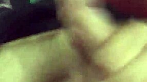 [HD video] Masturbating gay guy cums hard