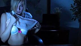 The Cuban teen Dahlia gets intimate in the dark with herself