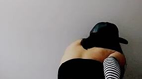 Asian shemale Jelly qiao receives her ass bigopened