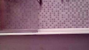 Hermana caught spying: Bathroom sex getaway