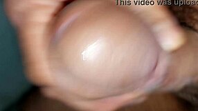 वाह, मैंने मुठ मारी और लगभग एक मिनट तक वीर्य निकाला!