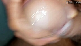 वाह, मैंने मुठ मारी और लगभग एक मिनट तक वीर्य निकाला!