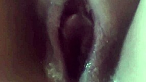 morgendlicher fick nach creampie - german girl uses dildo on wet pussy in web chat