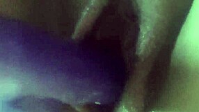 morgendlicher fick nach creampie - german girl uses dildo on wet pussy in web chat