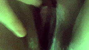 morgendlicher fick nach creampie - german girl uses dildo on wet pussy in web chat