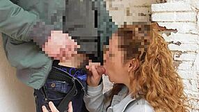 An unknown woman surprises me on the street