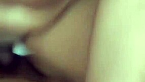 अरे कज़न, लिविंग रूम सोफे पर जल्दी चुदाई करोगे?