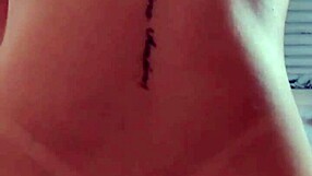 अरे कज़न, लिविंग रूम सोफे पर जल्दी चुदाई करोगे?