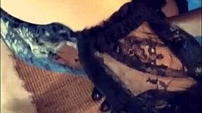 नॉटी ब्रिटिश स्लट लंदन होम वीडियो में बिग ब्लैक कॉक लेती