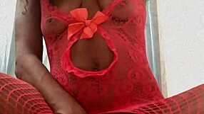 Feel the rhythm of ebony dancing beauty