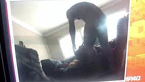 सोफे पर लड़की को राइड करते देख बड़ा जोश आया