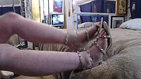 Thick Thighs, Calves, And Ass From My Dream Girl Dawnskye!