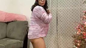 Anna Maria's Latina Christmas Tease