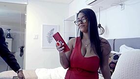 Bruna Lopes, hot trans, fucks before husband arrives on Red.