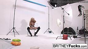 Sexy Babe Masturbates During Photoshoot