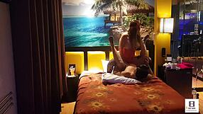 Peruanita rocking that red corset, wow! 😍