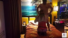 Peruanita rocking that red corset, wow! 😍