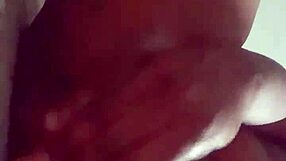 मेरी सुंदर मोटी चूत को जबरदस्त चोद रहा हूं।