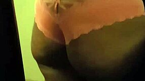 Thick amateur with big ass masturbates in lingerie