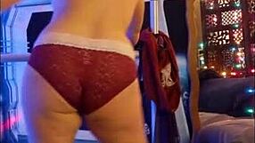 Steffi White Dances with Elephant Toys and Dildo in Homemade Milf Pussy Play