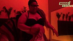 Cham�n Magia Roja Shows Off Big Tits and Fat Ass in Hot Milf Action.