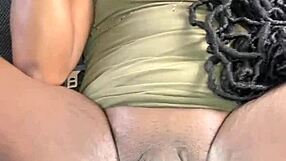 कभी ऐसी क्रीमी गीली बुस्सी ट्राई की है?