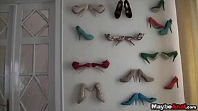 Does Vanda Lust Take It Anally Deep?