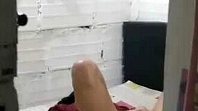 encuentro a mi hermana masturbandose y me la cogi en doggystyle latina petite