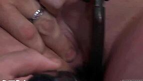 i maked that hot beauty suck my cock hard