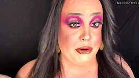 Atractive tranny amateur loves to make home sex