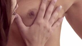 Teen 18+ Lesbian Scissoring With Milf Fingering