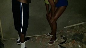 magrinha sucks huge black cock in dark street until interrupted