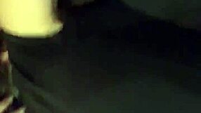 अच्छी गर्लफ्रेंड होममेड वीडियो में मुझे चूसना जानती है