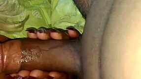 Loira gostosa faixa marrom curte rola do professor no tatame