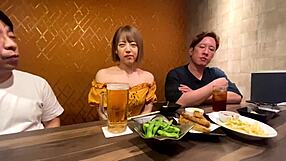 Amateur girl shows big ass