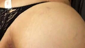 Se graba mientras follo a esta culona argentina con enormes tetas