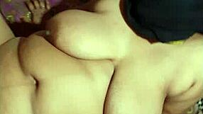 Big ass Desi girlfriend pounded hard by Bollywood actor in hotel