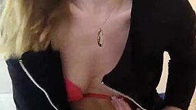 webmodel fucks dildo hard on webcam!