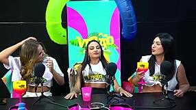 Amateur Gay Shows Ass in California Summer