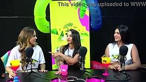 Amateur Gay Shows Ass in California Summer