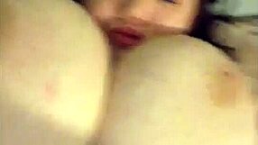 Ebony Babe Toys Herself On Webcam