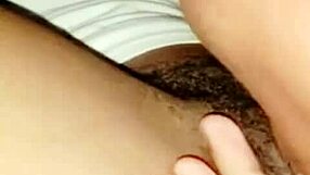As high girlfriend indicates to carry on cunnilingus