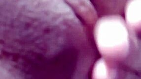 I'm so horny kiss my mouth and pussy!