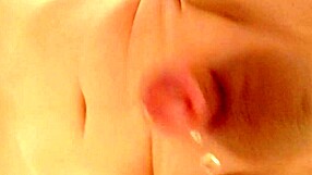 जापानी गे मर्द बाहर वाइल्ड पिसिंग एक्शन में, तीखा फेटिश सीन देखो