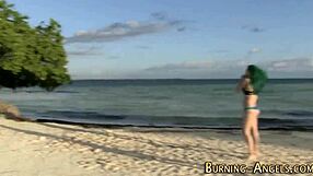 वाह! Emo रंडी POV में गांड चुदाई प्रो की तरह लेती है