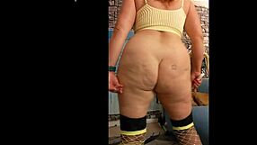 Hotwife Steffi Yellow Daisy Pussy Dance!