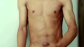 tengo 18 años y estoy dotado, ¿quieres ver mi polla grande?