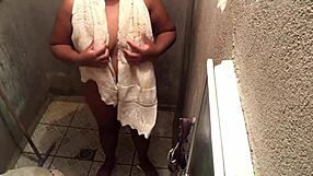 i called grandao58 to see me naked in the bathroom, come join us!