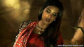 Eastern Indian milf brunette dancer performs solo and gets exposed